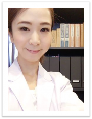 中納 育子先生